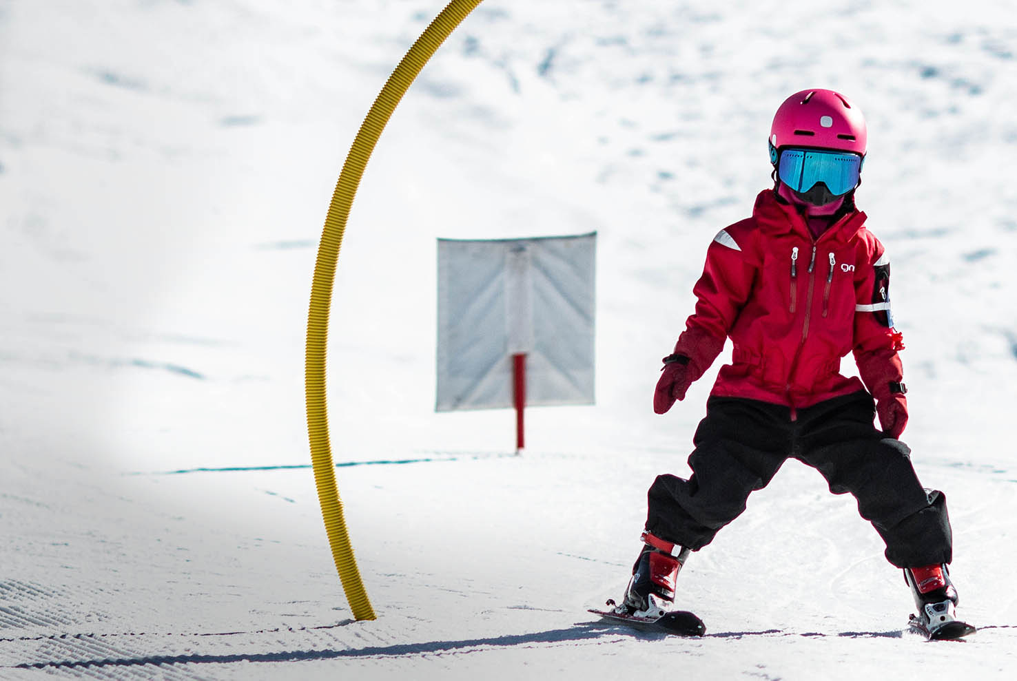 Barn åker slalom i Malå